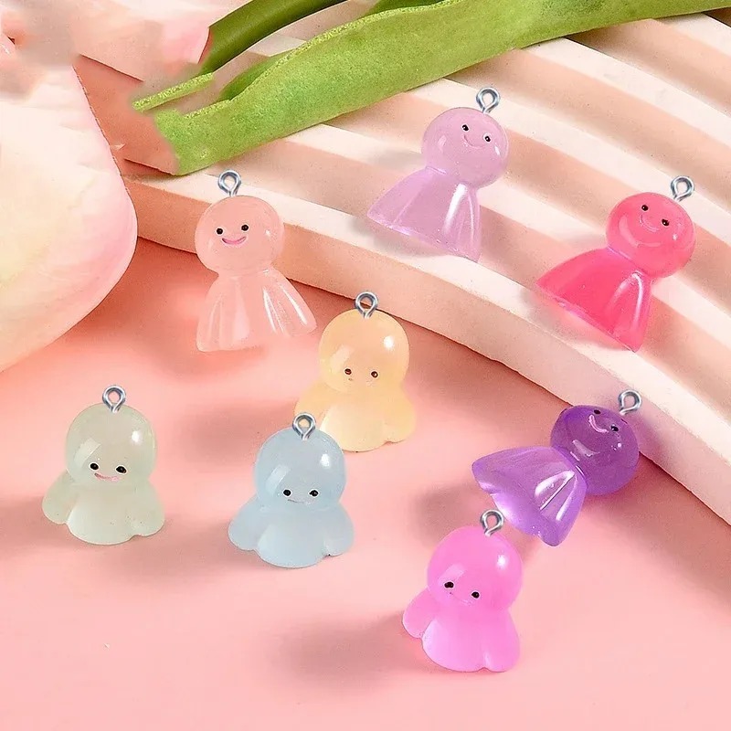 10Pcs Glow In Dark Cartoon Dol - Resin Crafts Diy recensie en prijs